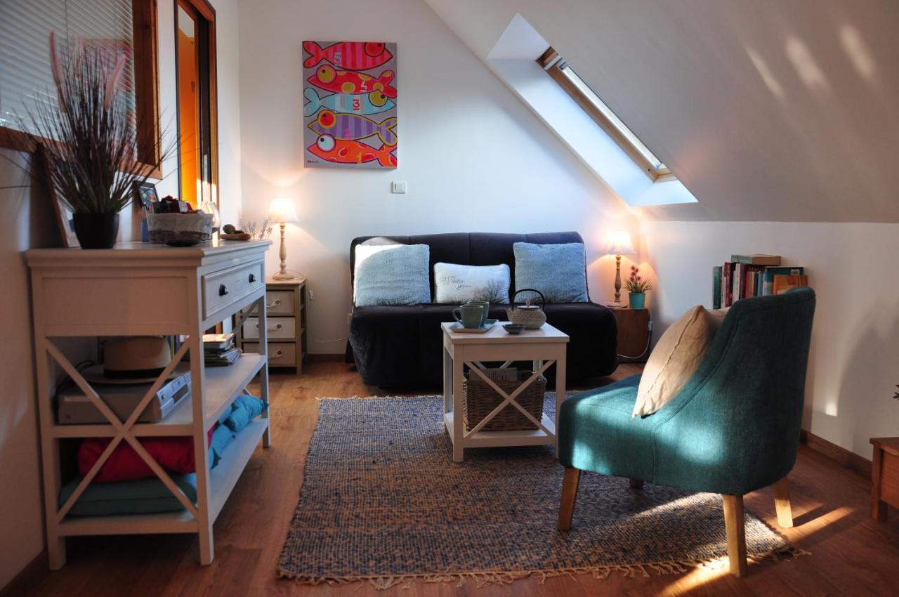 Roulotte O Bien-etre Massage Sejour Bien-etre En Insolite Roulotte Karantez Ou En Melon Ou Yock A 800 M Des Plages Maison D'hote Drogou