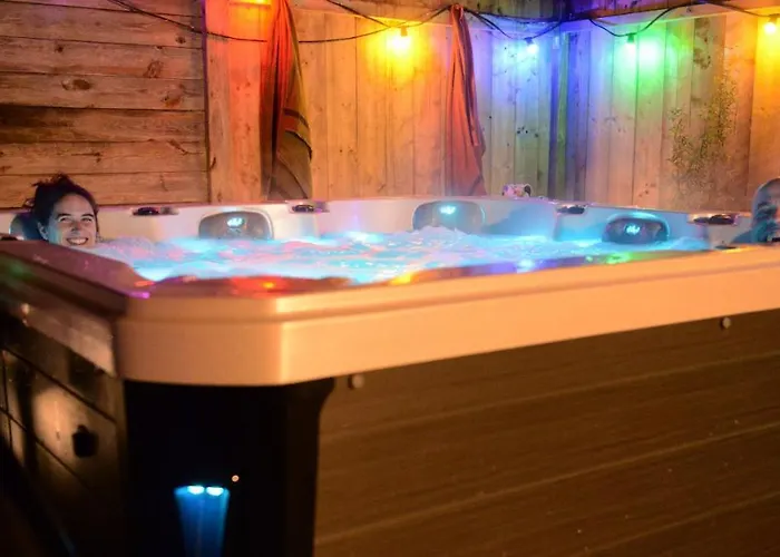 Roulotte Gites O Bien-Etre Massage Spa Sejour Bien-Etre En Hebergement Insolite Roulotte Karantez Ou En Gites Melon Ou Yock A 800 M Des Plages Maison D\'Hote Drogou