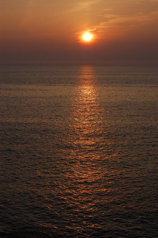 Roulotte O Bien-etre: Beachside Wellness Retreat