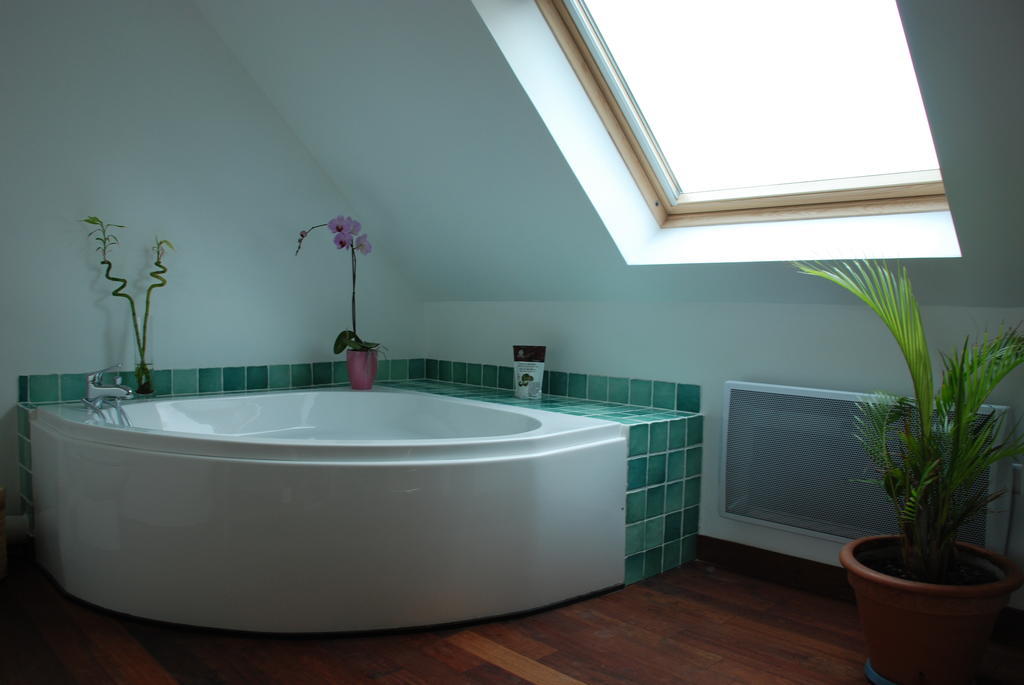 Roulotte O Bien-etre: Beachside Wellness Retreat Porspoder